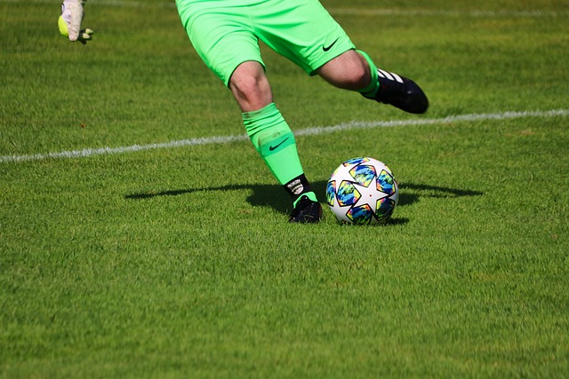 及防守端的 及防守端的